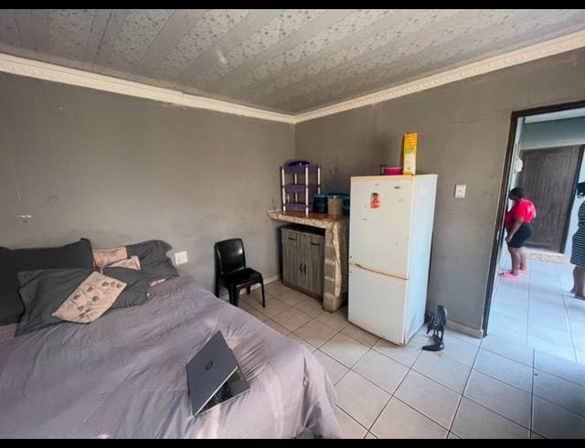 10 BEDROOM HOUSE FOR SALE IN AMANDAWE